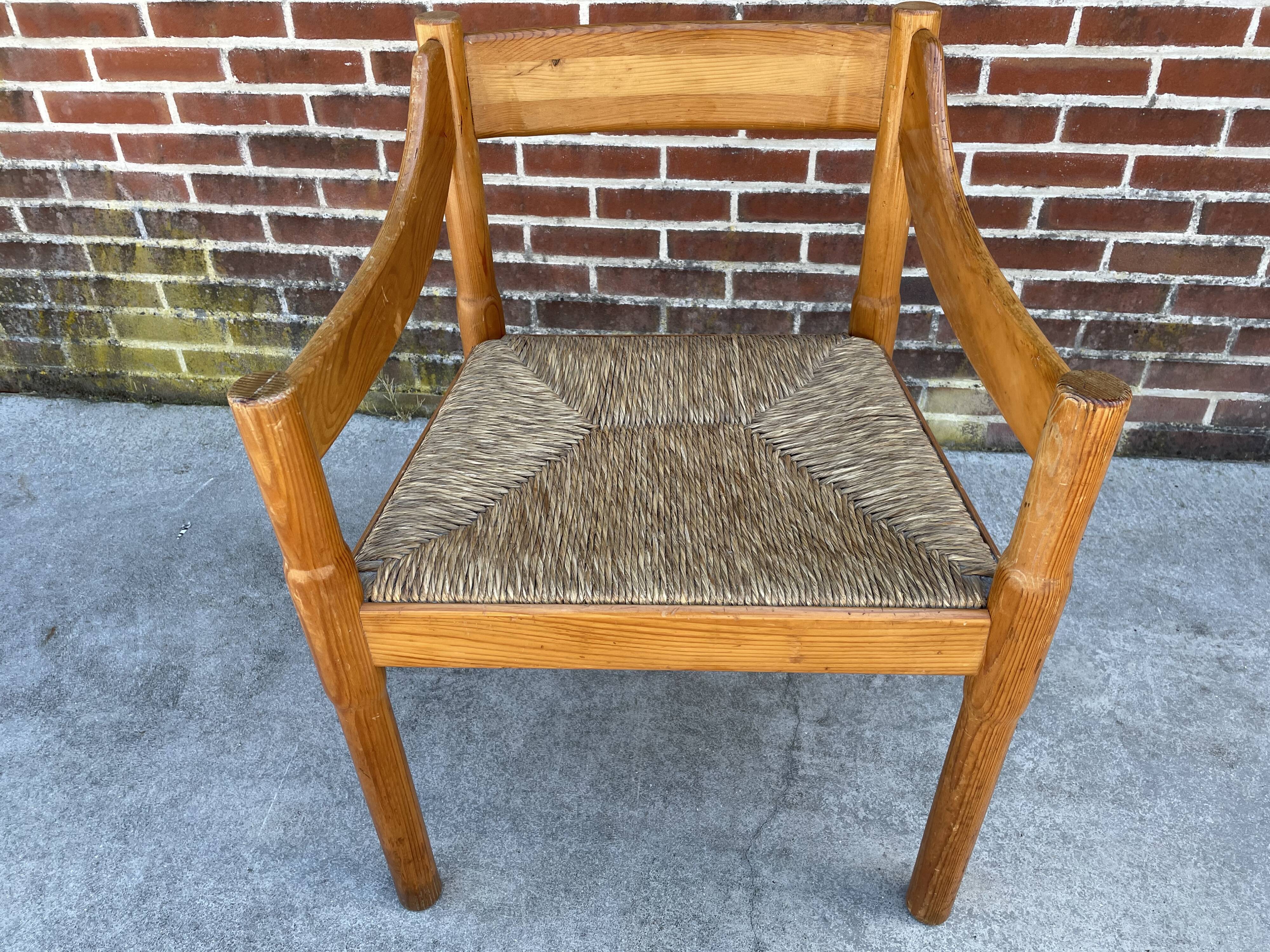 Carimate modèle 892 Vico Magistretti pour Cassina