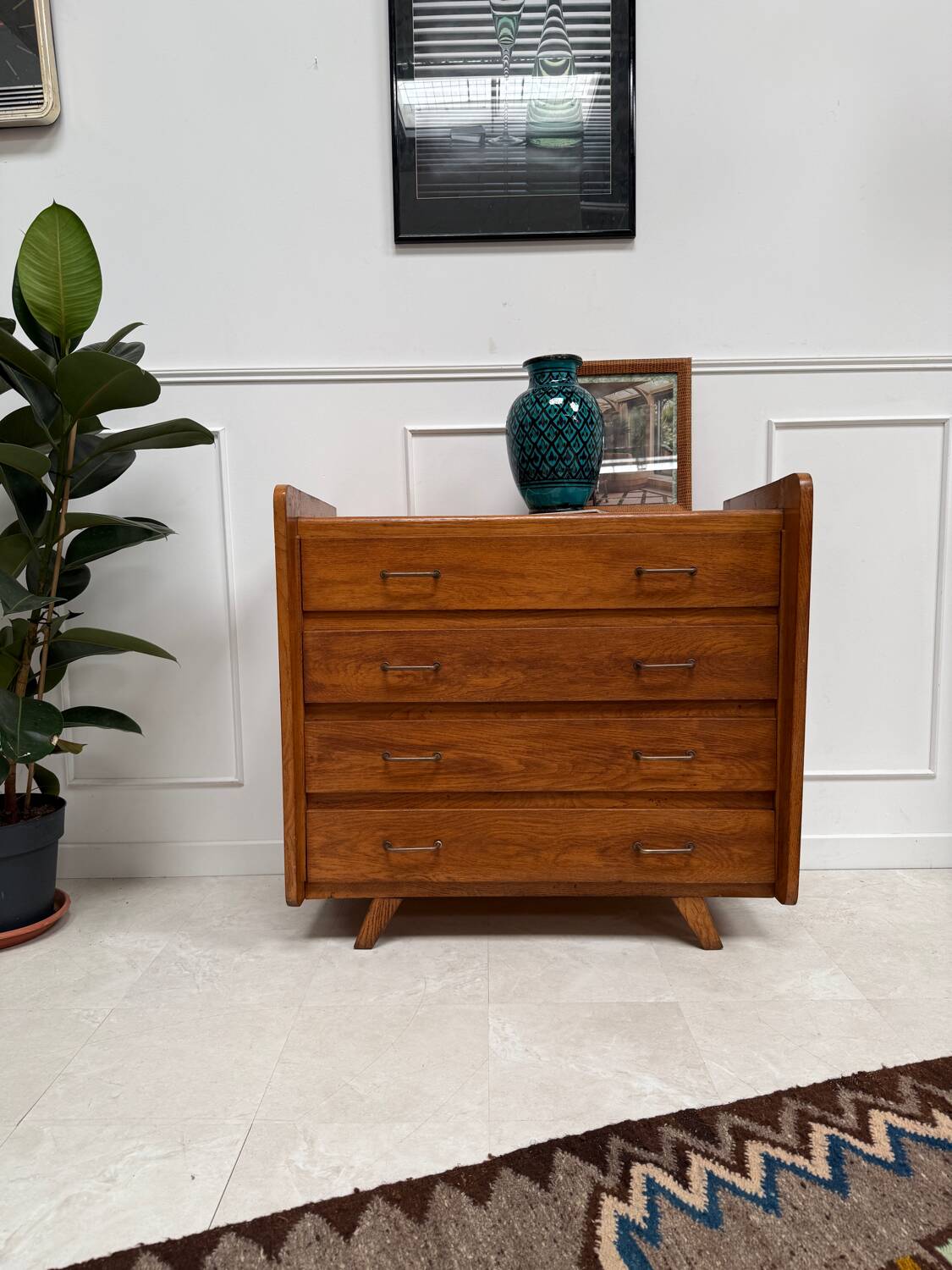 Compass foot chest of drawers