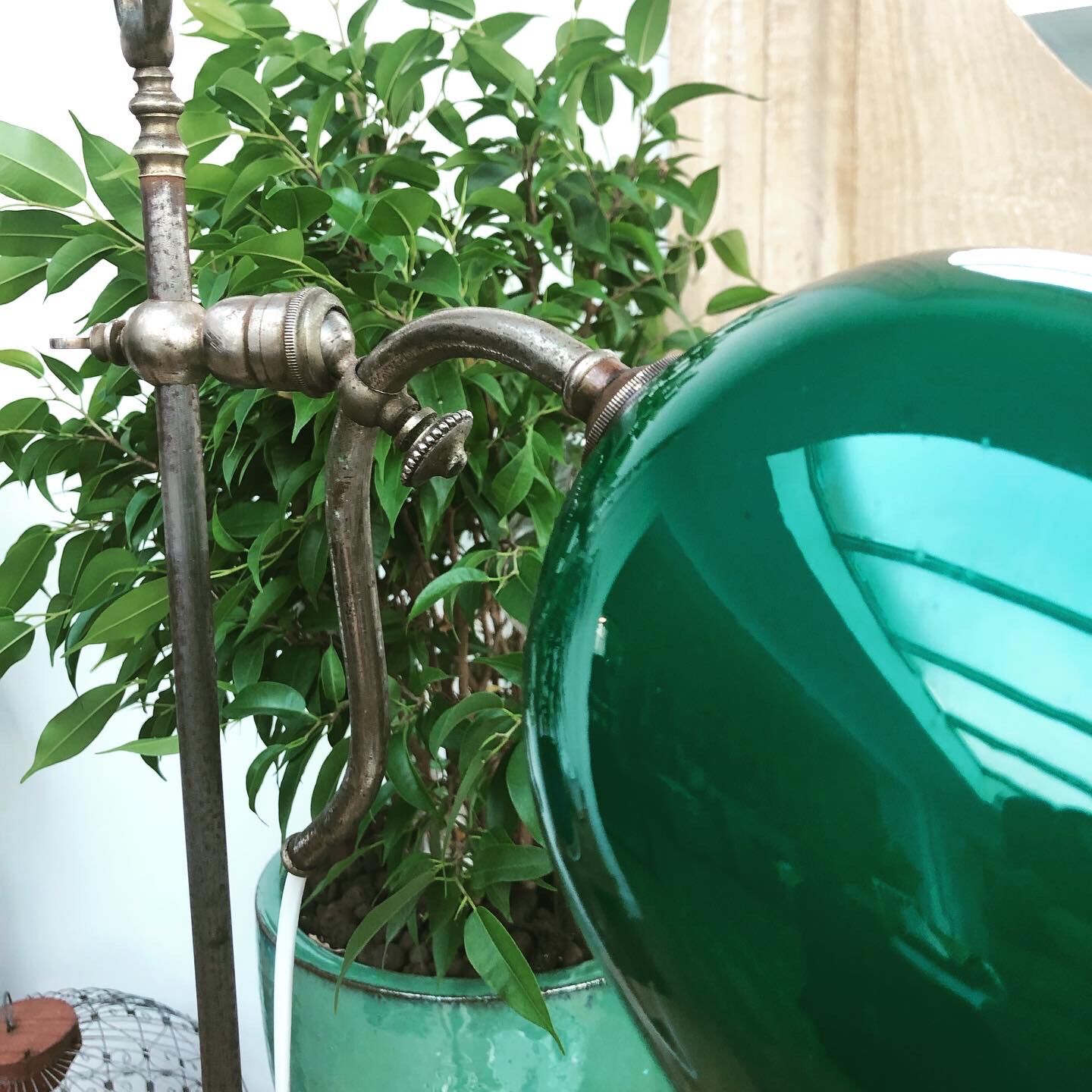 Articulated art deco lamp