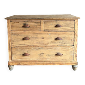 Chest of drawers, shell handle.