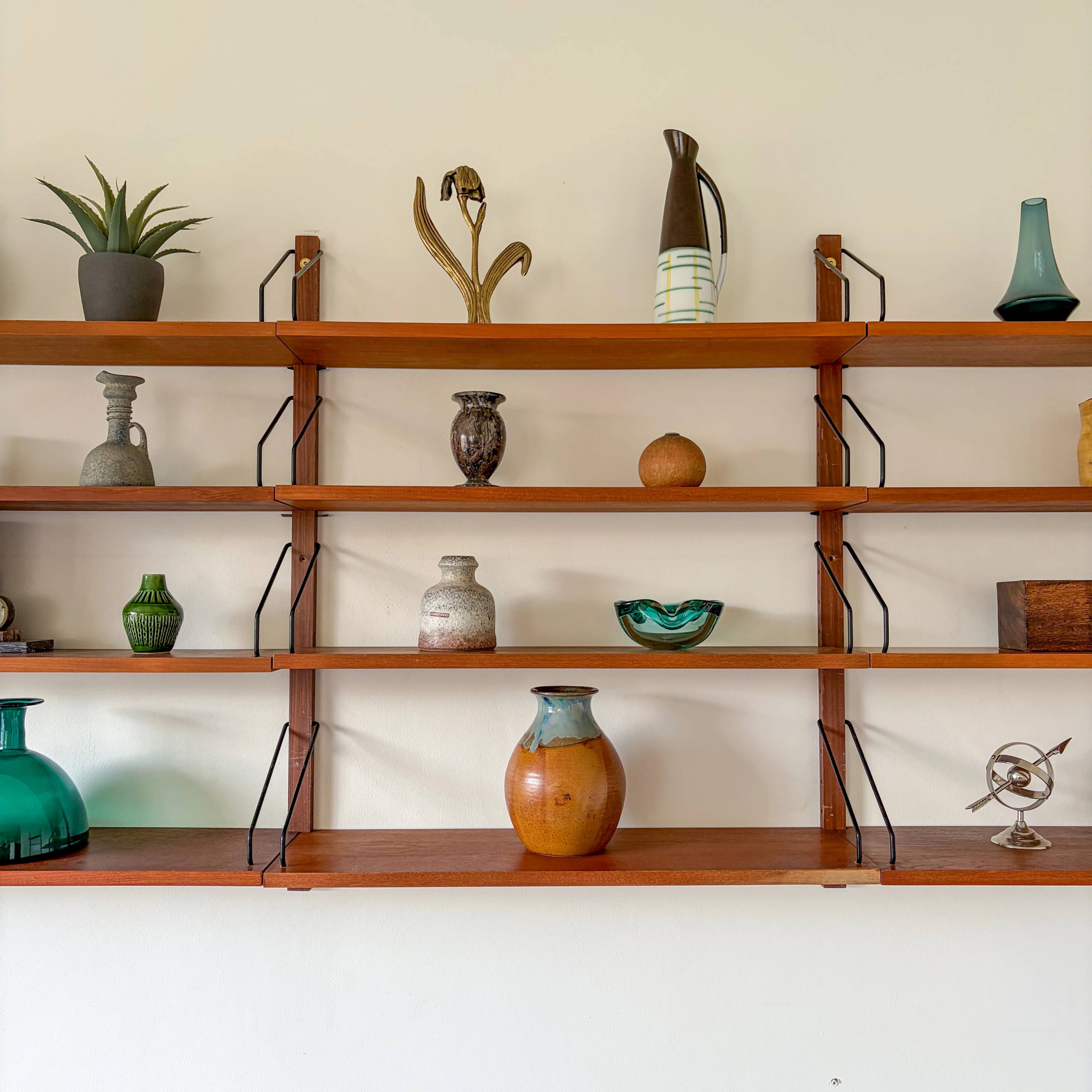 Royal Paul Cadovius wall shelf system, half shelves