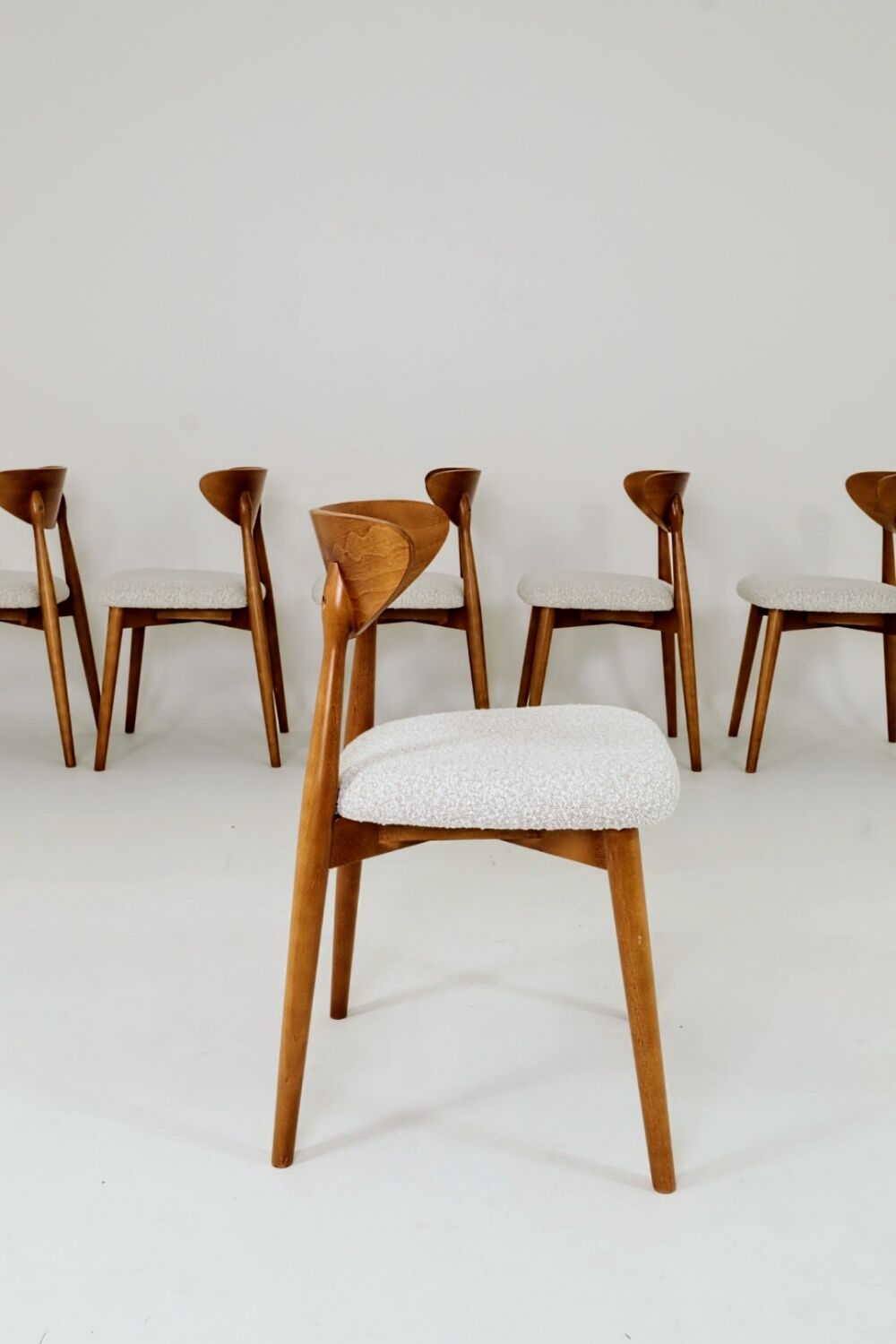 Set of 6 Dining Chairs, Light Beech Wood, White Bouclè Fabric, Modern 
