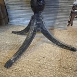 Pedestal table