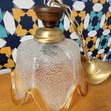 Suspension tulip glass with a textured finish