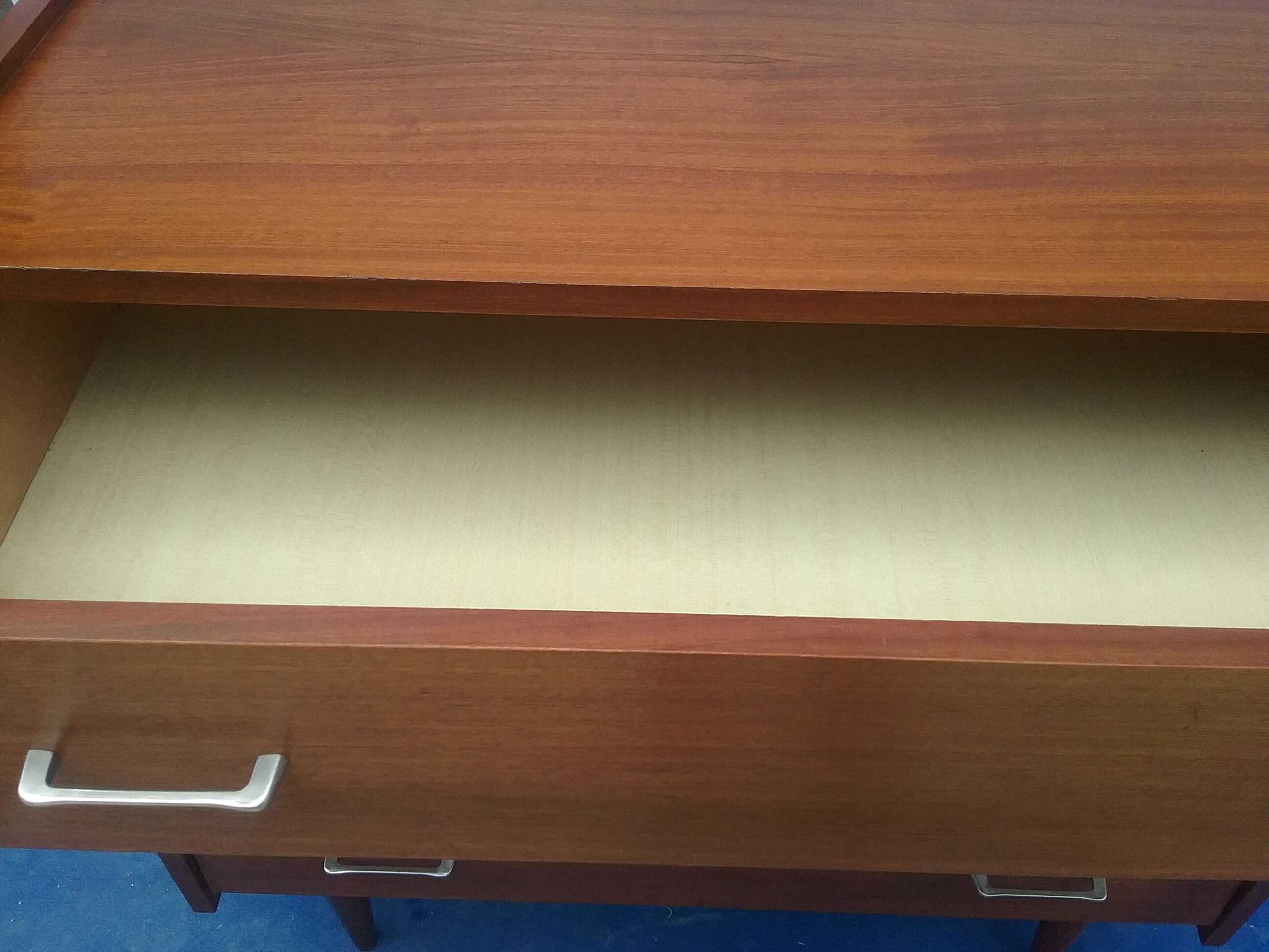 Commode vintage