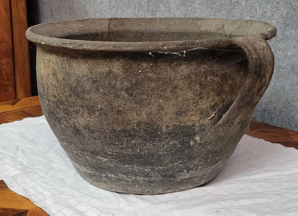 Old traditional Kabyle / Berber terracotta pottery, 16th century