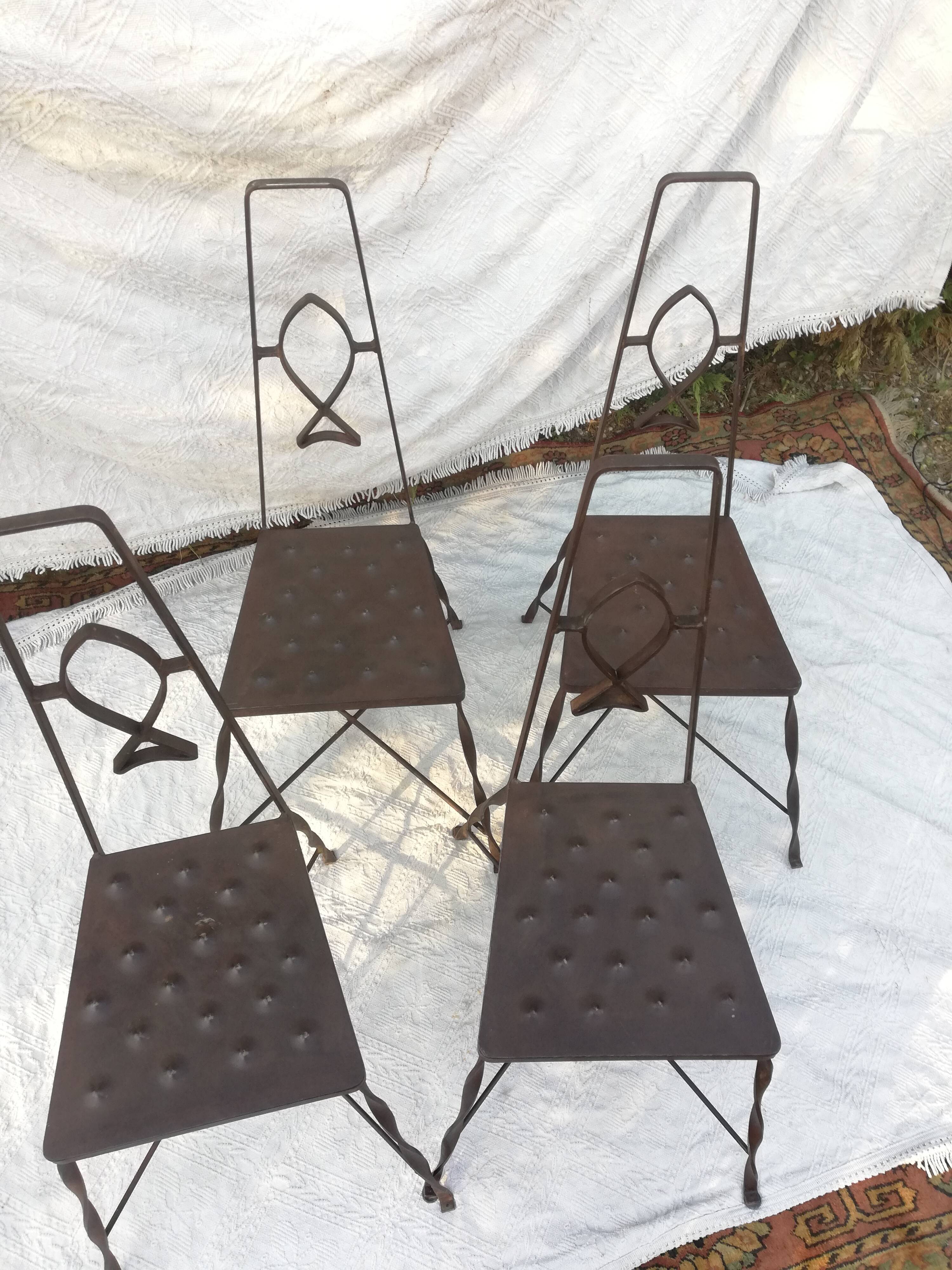 Set de 4 chaises en métal décor de poisson