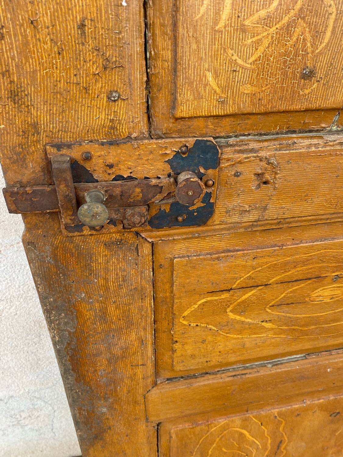 Interior door in painted fir