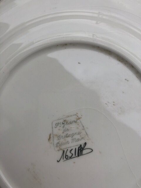 Plates ''saint-jean de bretagne'' numbered and signed