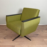 Fauteuil de salon pivotant vintage vert restauré des années 60 rembourré