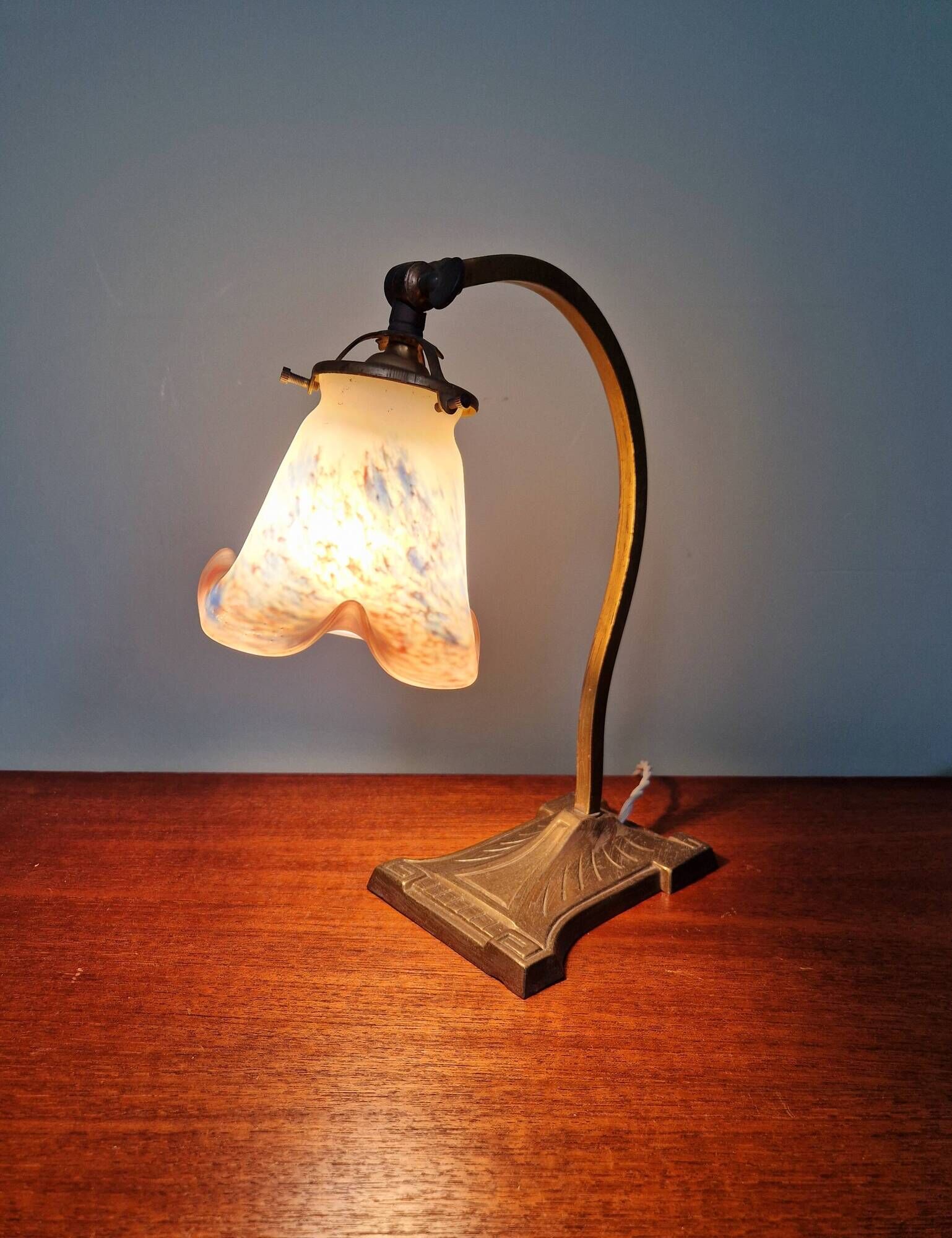 Art Deco desk lamp, signed Le verre Français, 1920s-30s