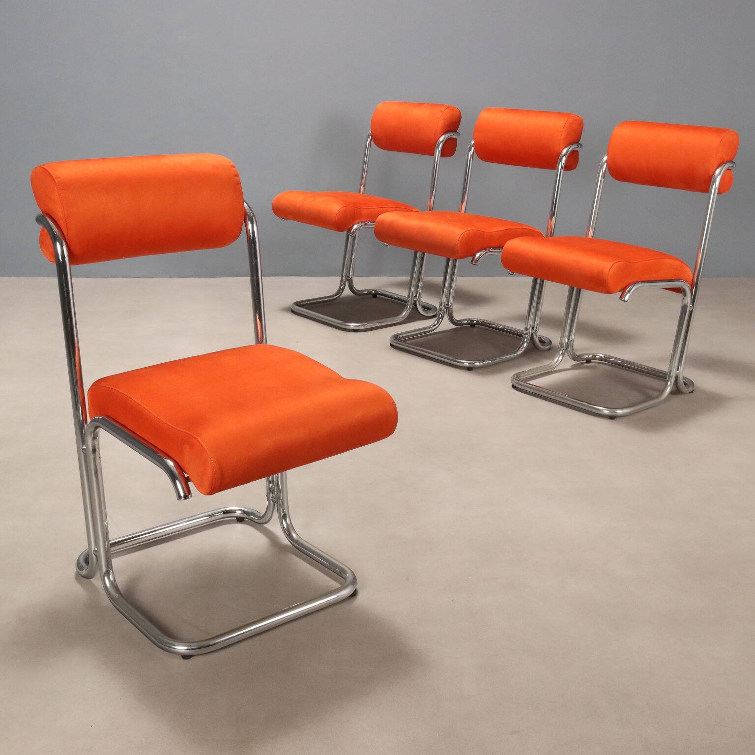 Cantilever chairs 1970s