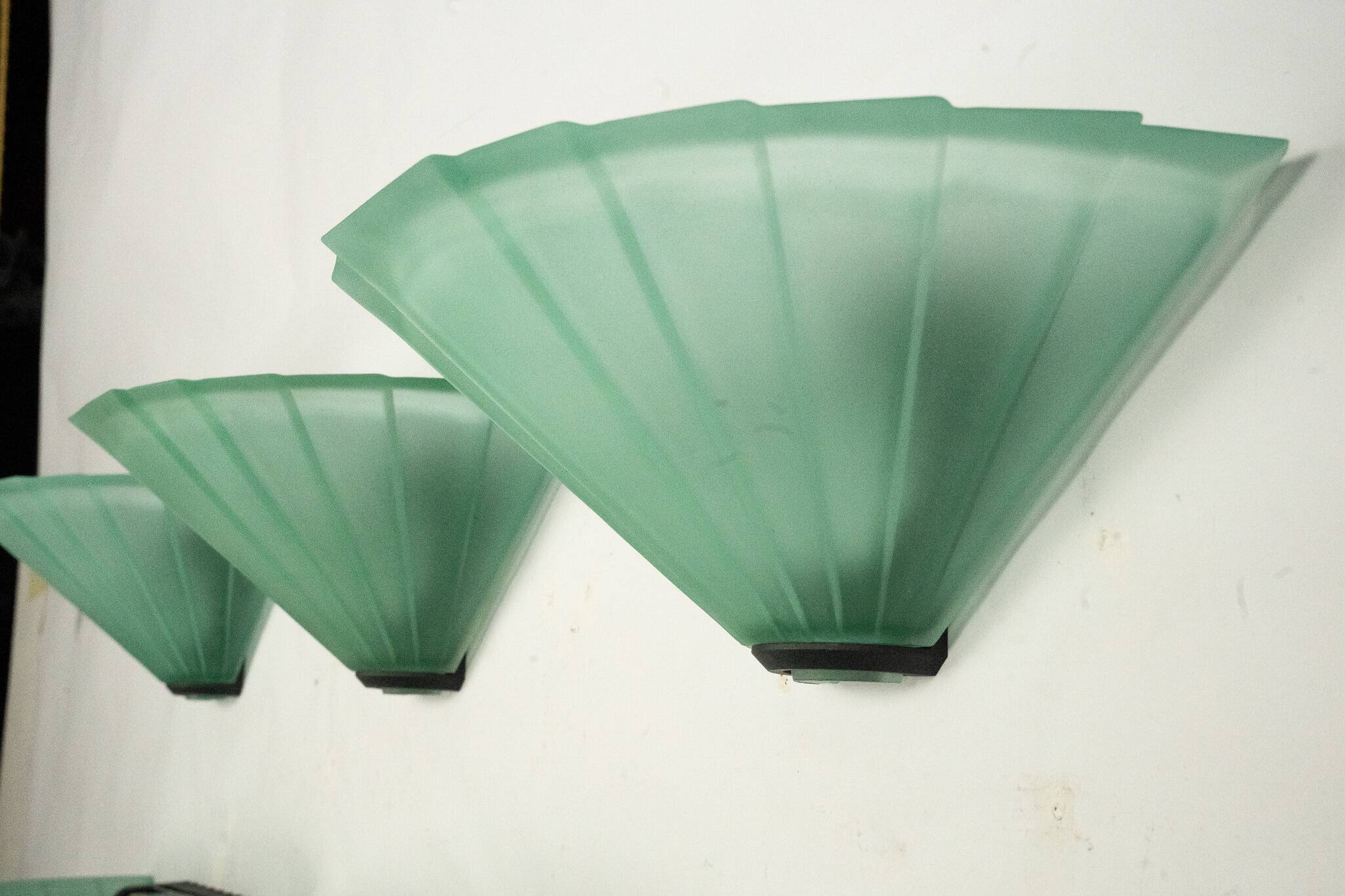 Set of six De Majo sconces in thick green murano glass. Italy 1980s