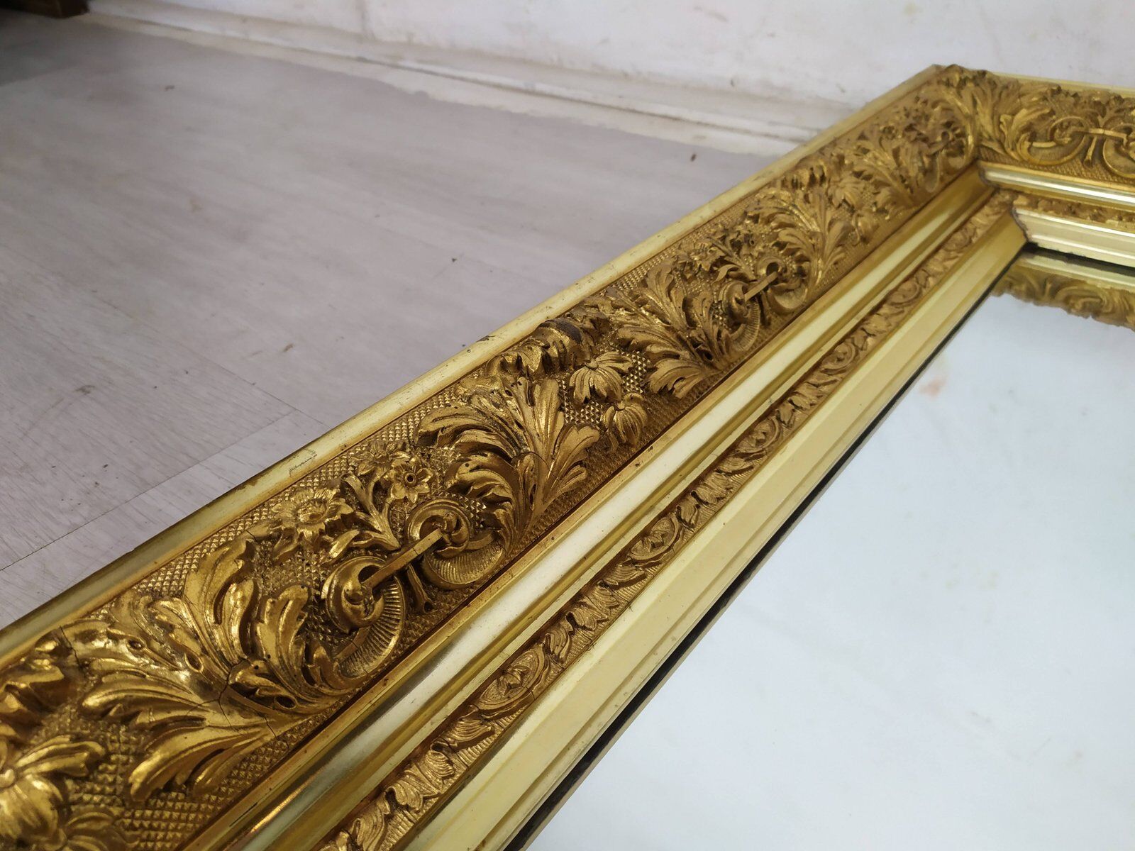 Miroir avec cadre doré