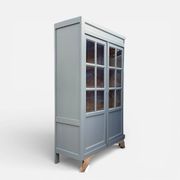 Armoire parisienne vitrée grise de la Samaritaine 1960