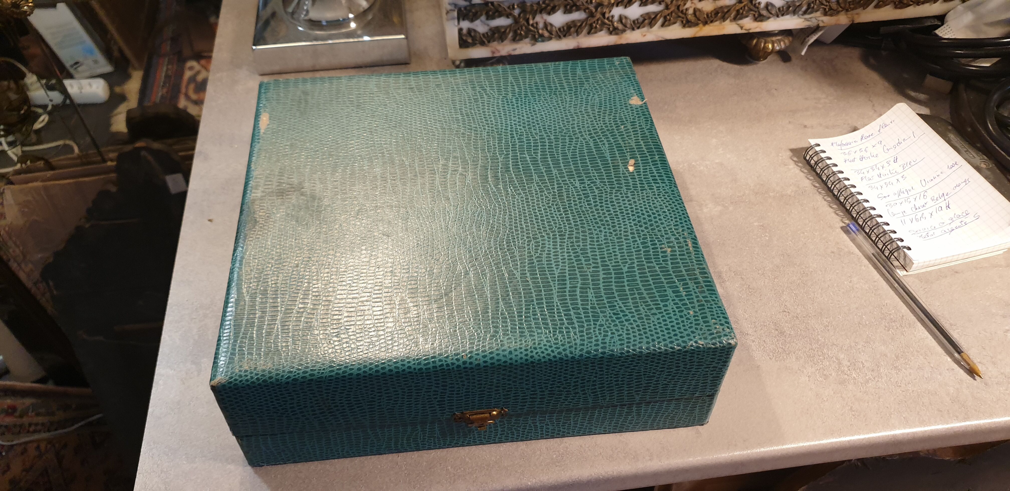 Silver metal ice service