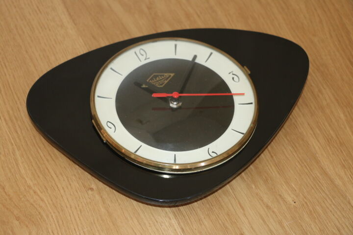 Lutetia black wall clock