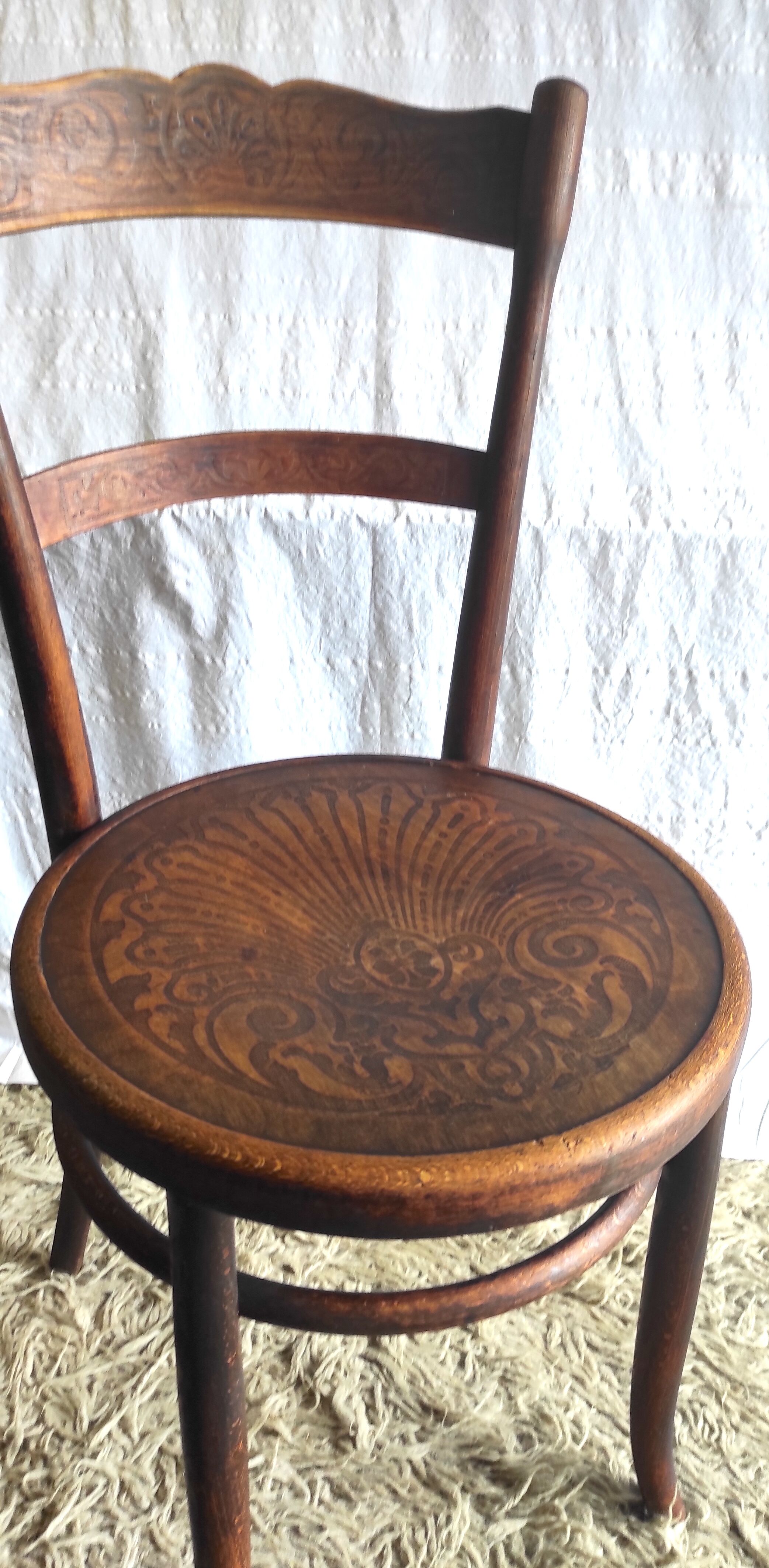 Bistro chair by Fischel in curved wood – early twentieth century
