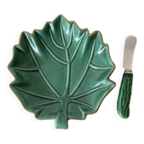 Butter dish in barbotine leaf and its knife