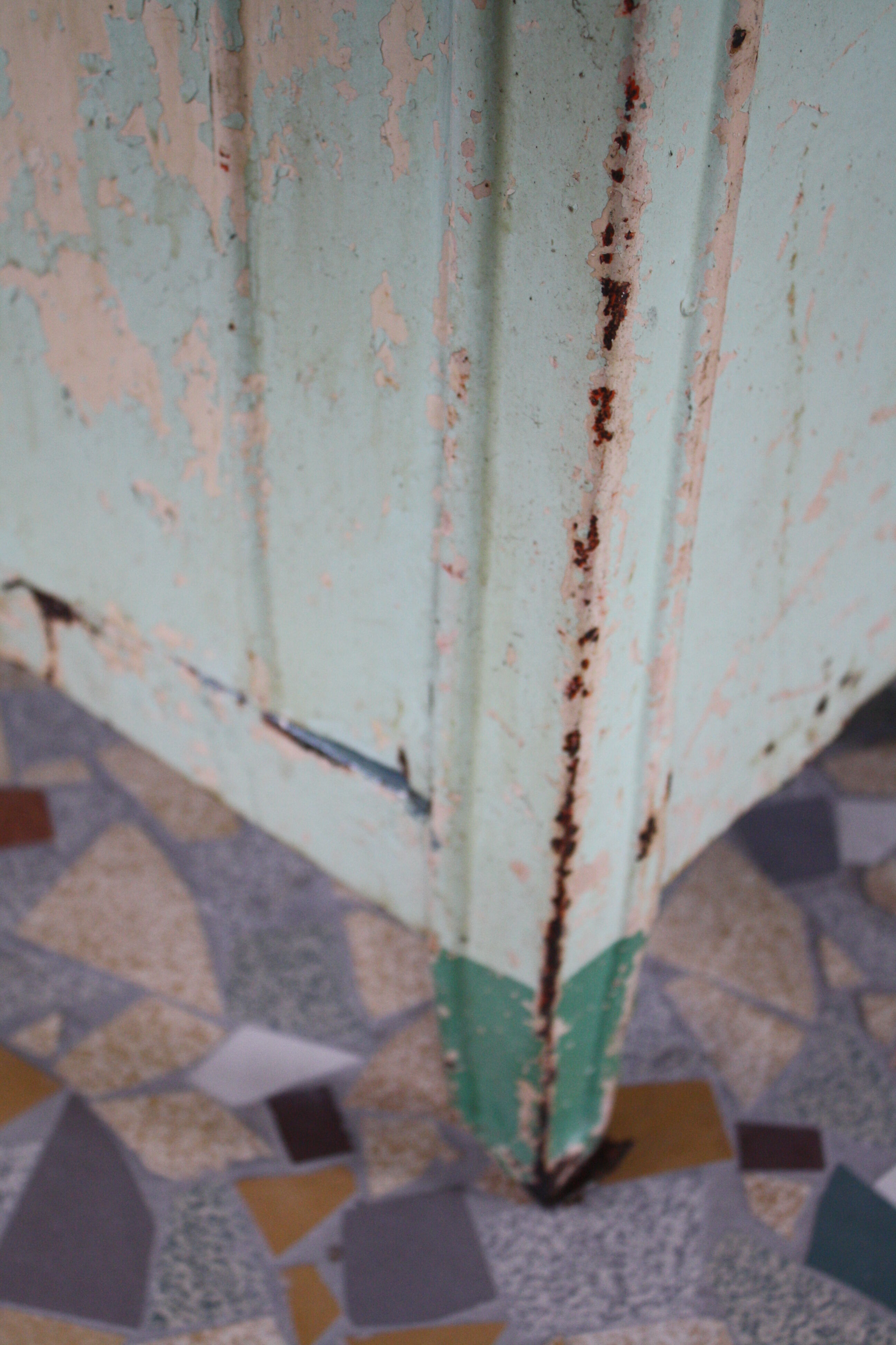 Industrial low metal buffet