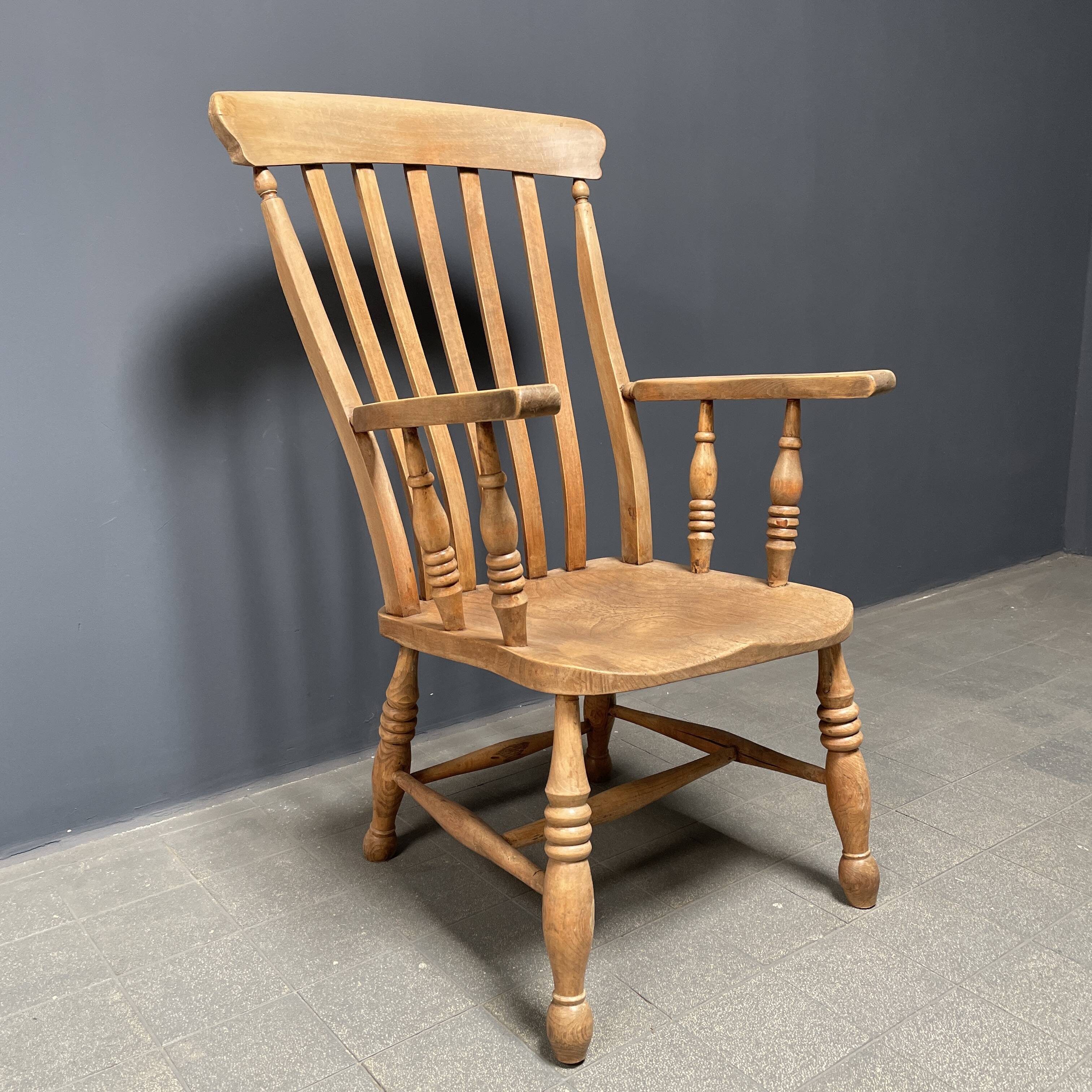 Fauteuil Windsor anglais en bois d'orme clair