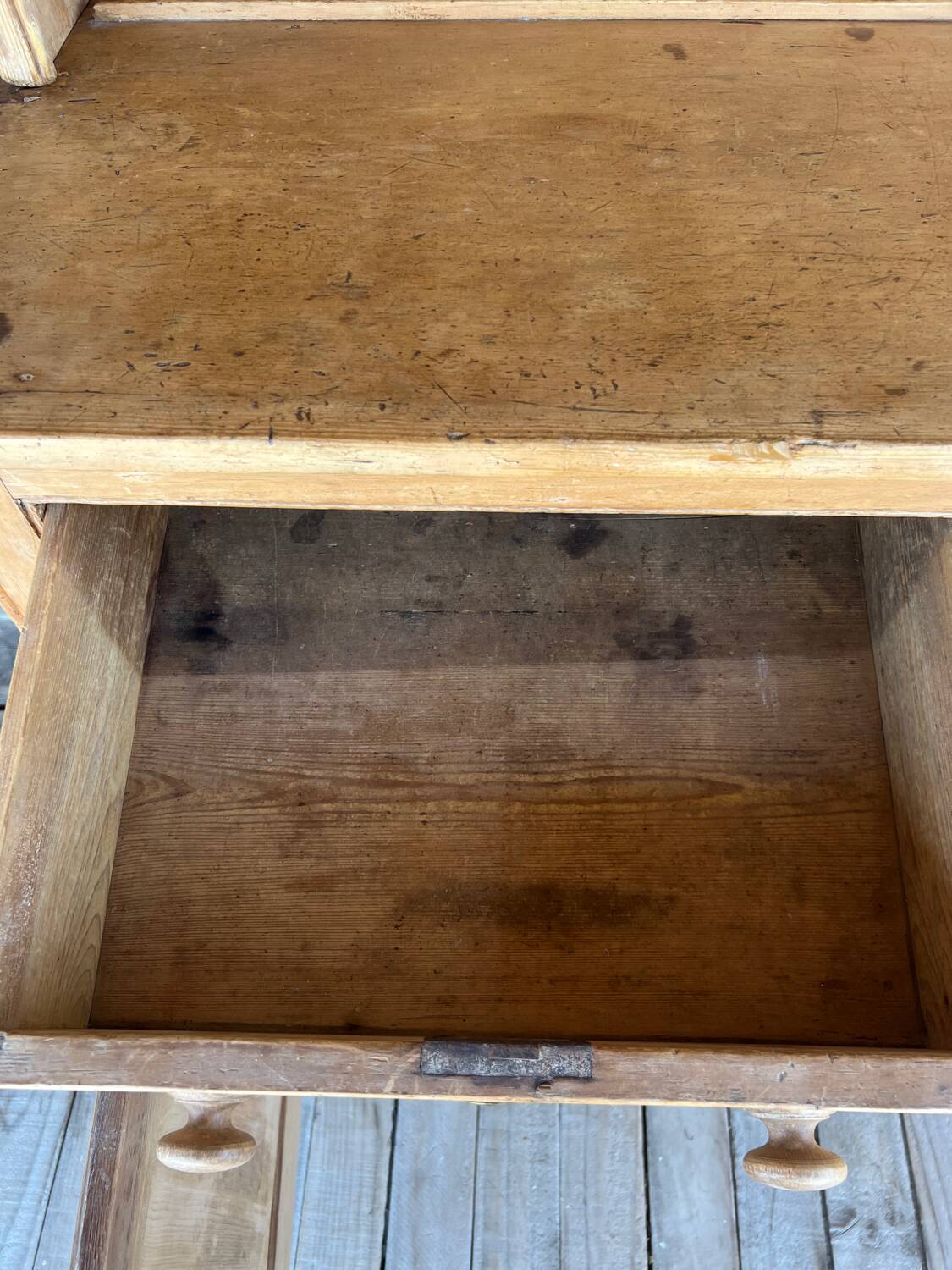 Grocery store furniture