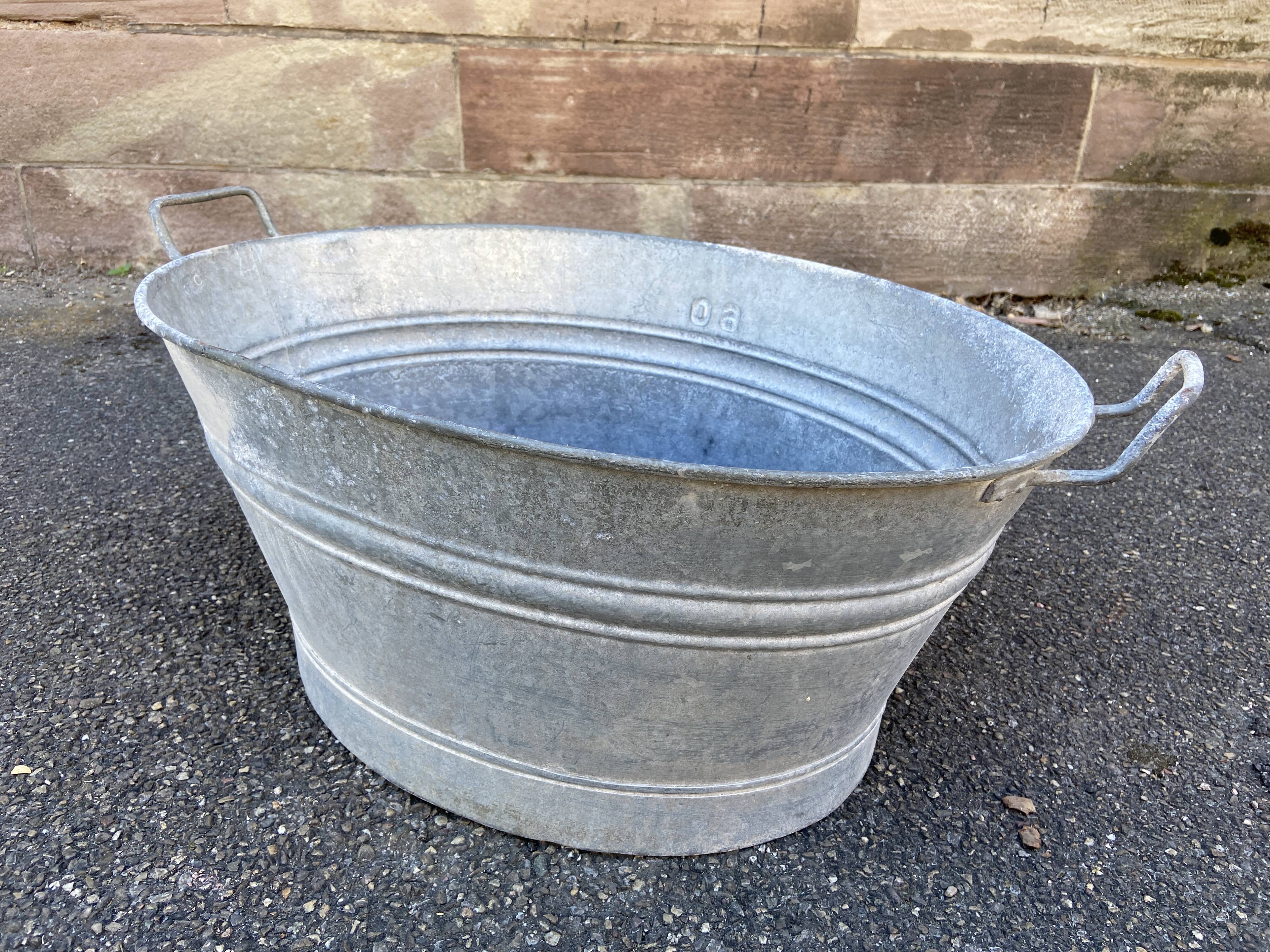 Vintage zinc basin 60 liters
