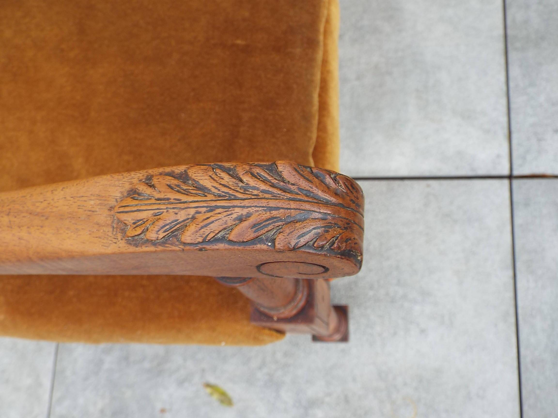 1 seater bench
