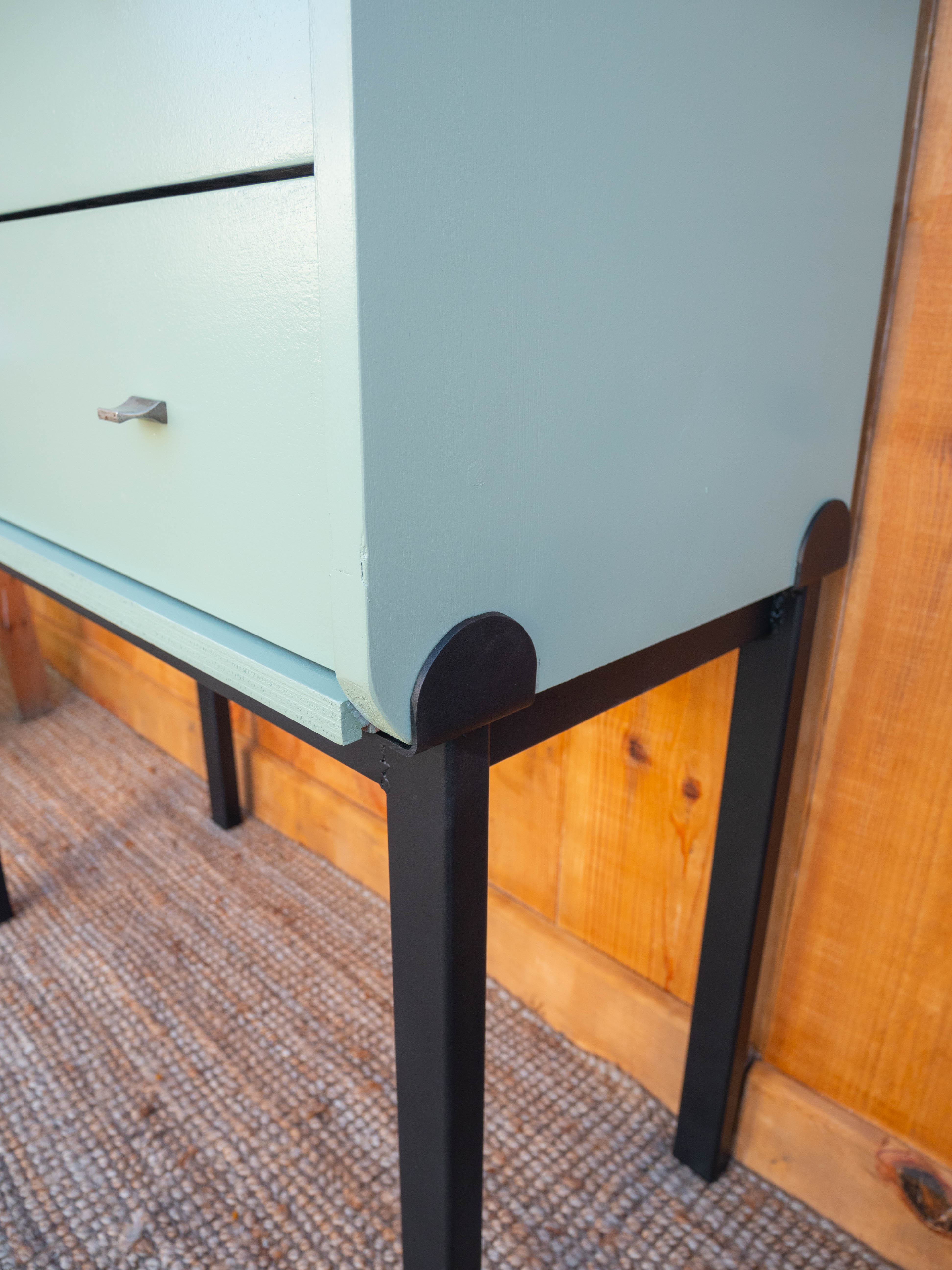 Vintage chest of drawers