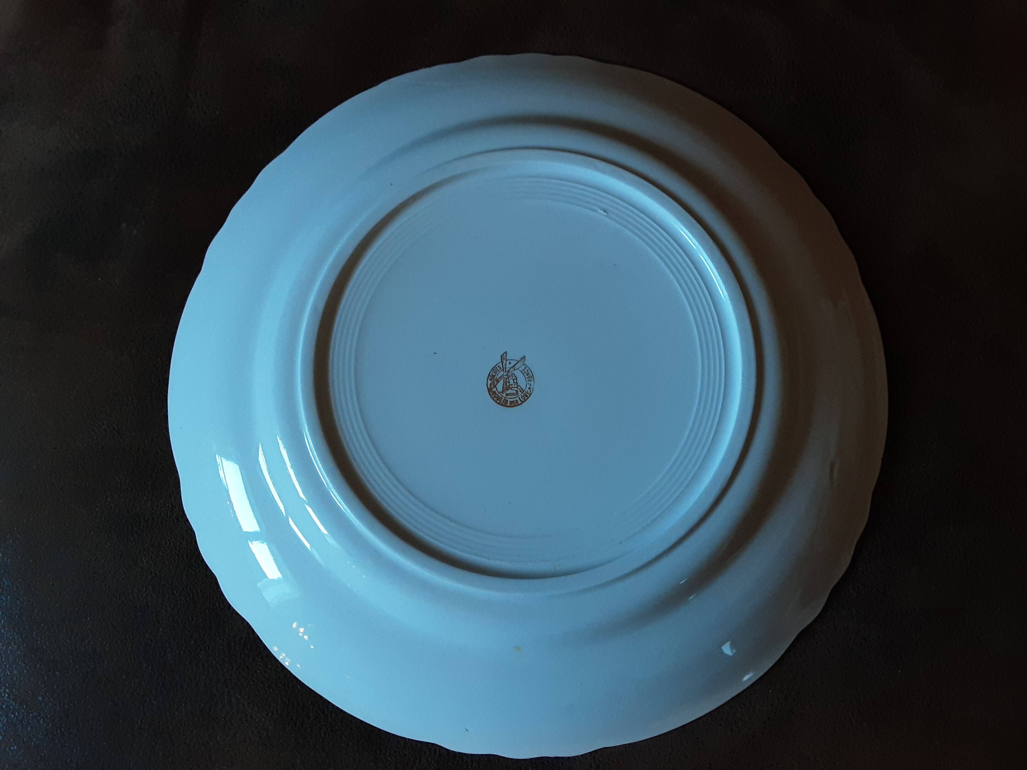 Round hollow dish Moulin des loups and Hamage