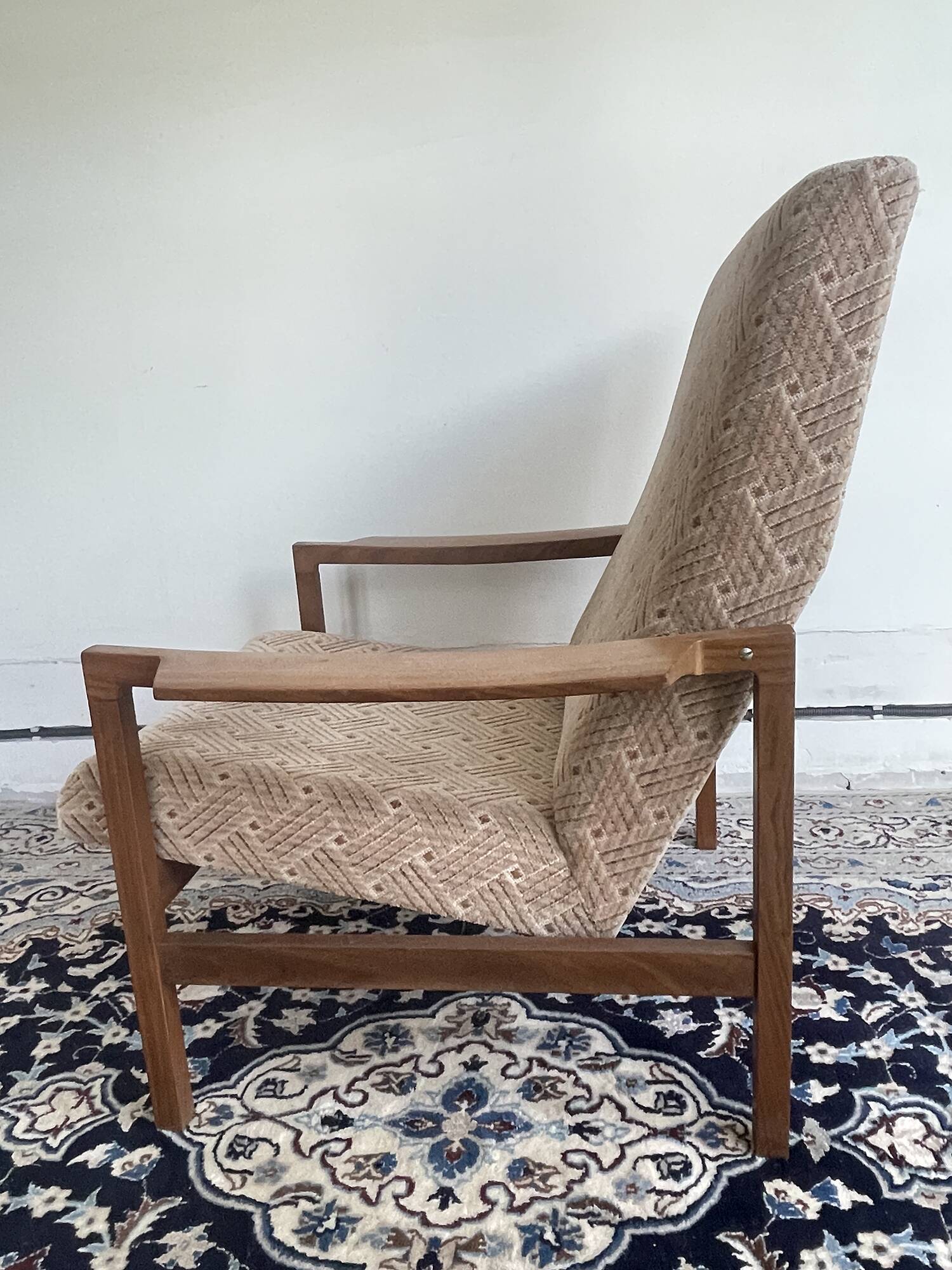 Teak lounge chair