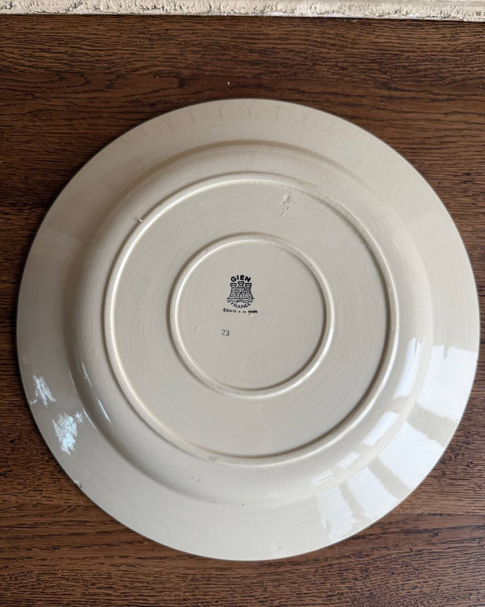 Round flat iron earth Gien dish (large)