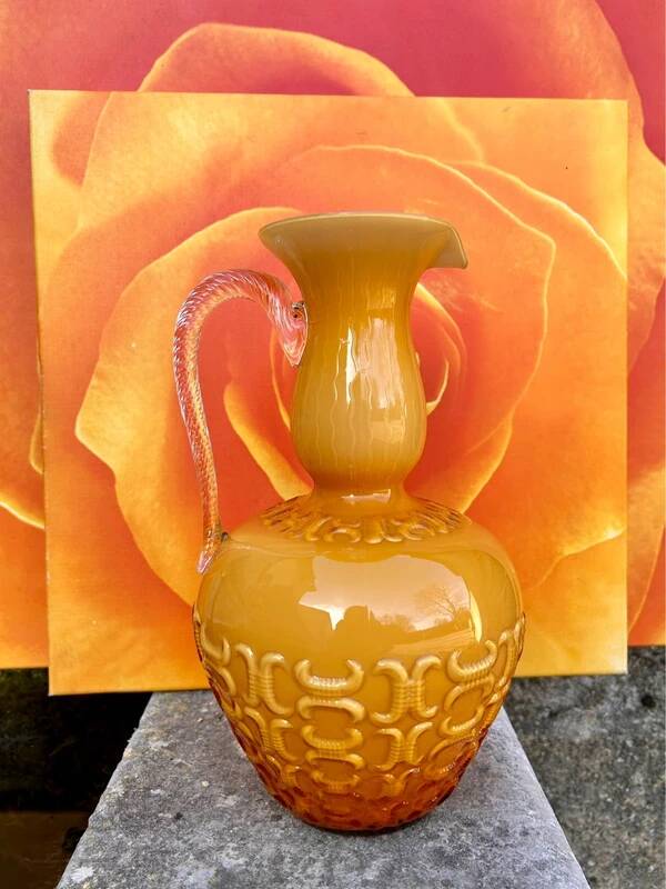 Carafe en opaline de Florence