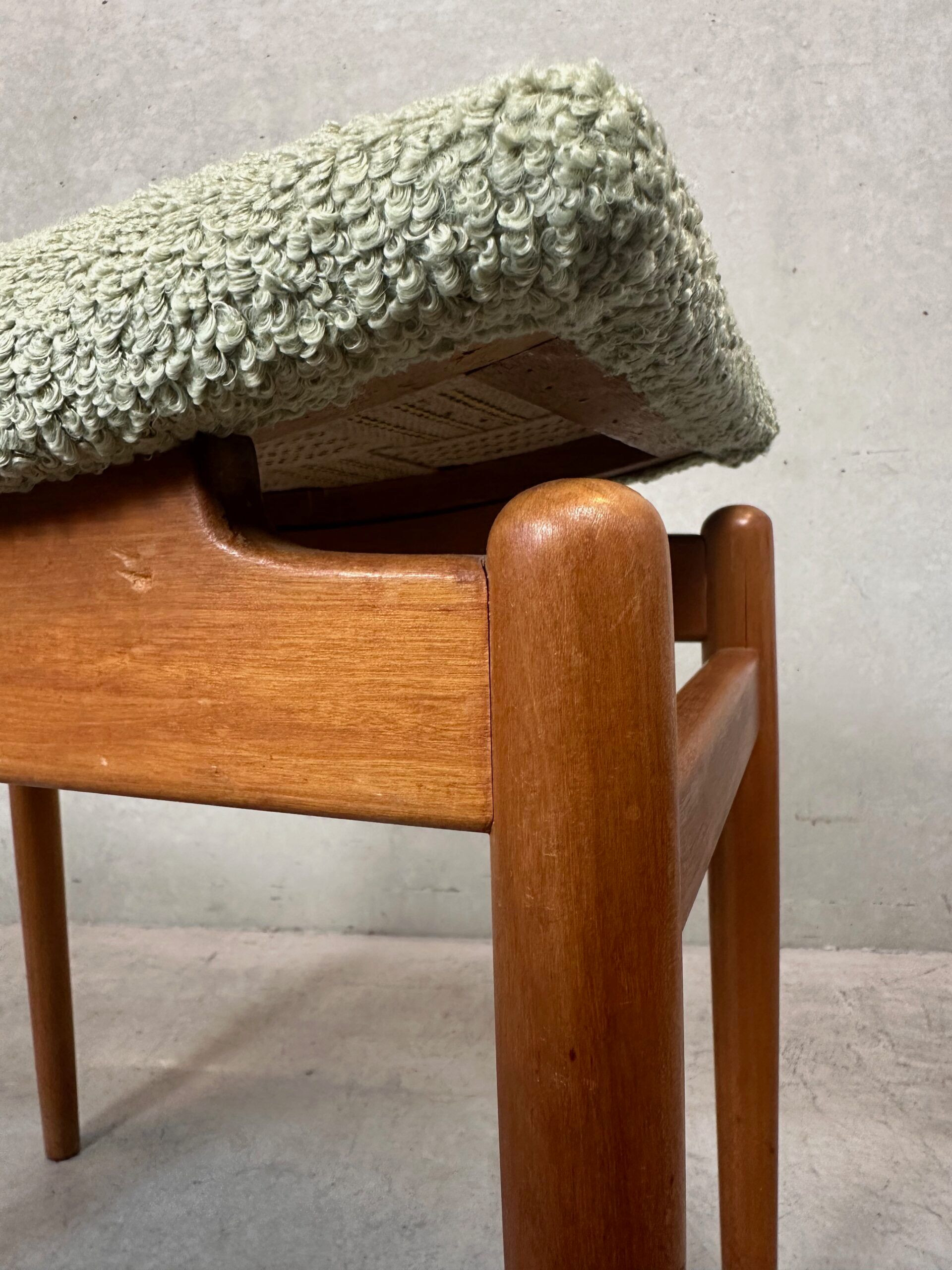 Tabouret vintage / repose-pieds