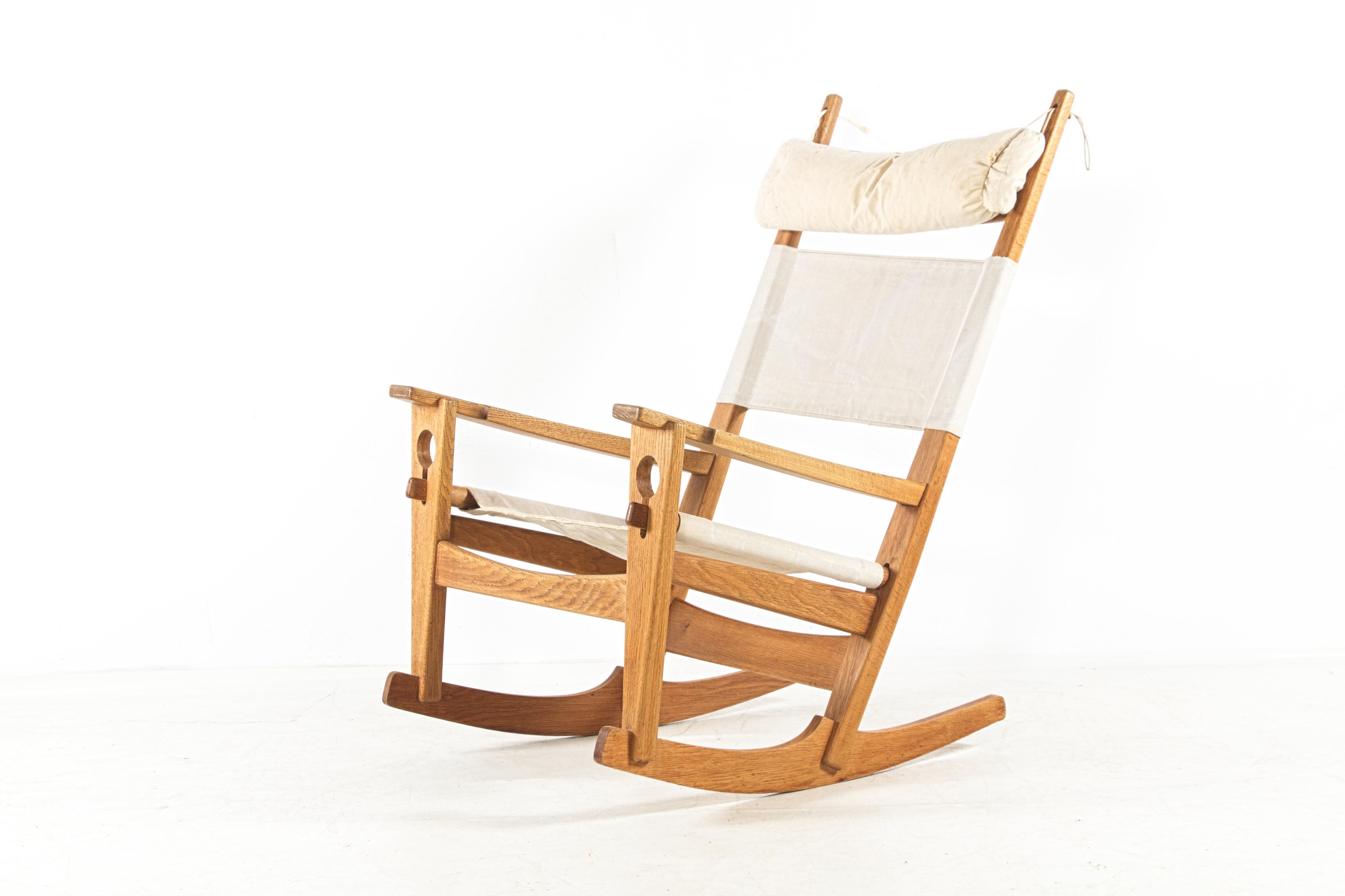 Swivel chair "keyhole Chair" by Hans J. Wegner for Getama