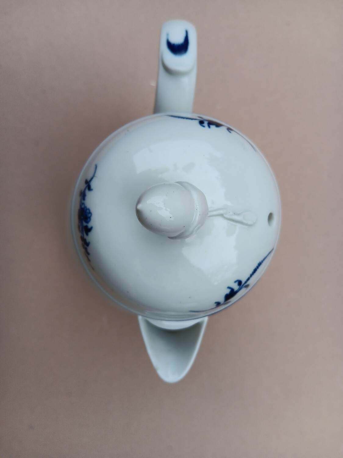 Porcelain coffee pot