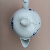 Porcelain coffee pot