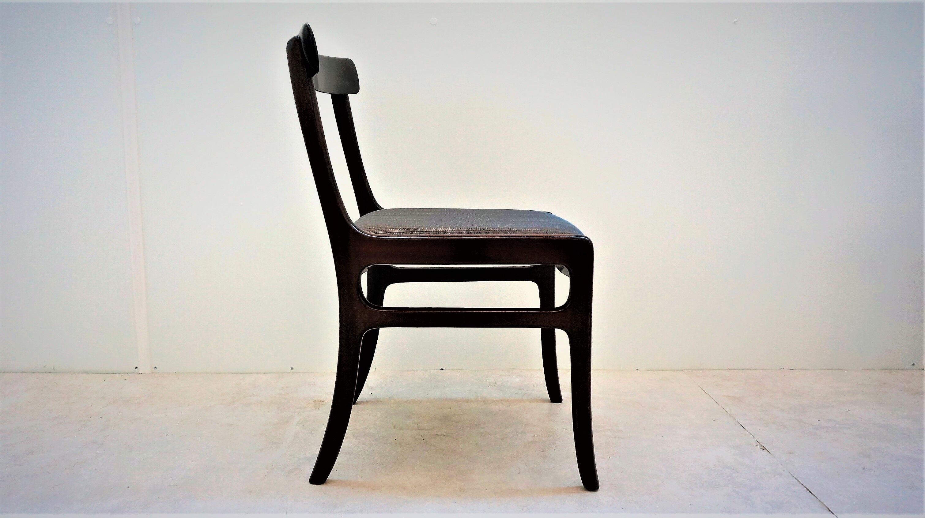 Series of 8 chairs Rundstedlung Ole Wanscher