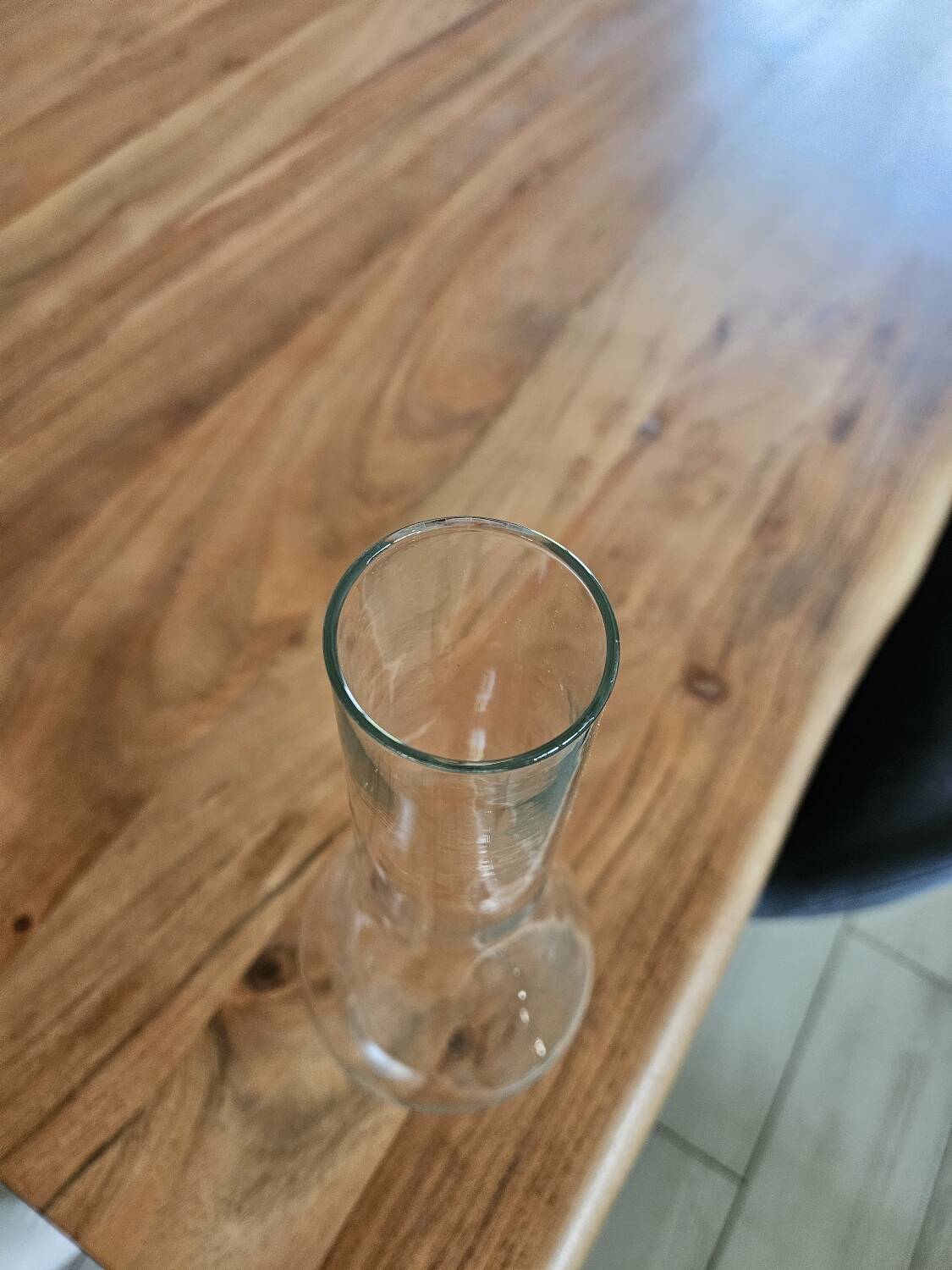 Glass chimney for oil lamp