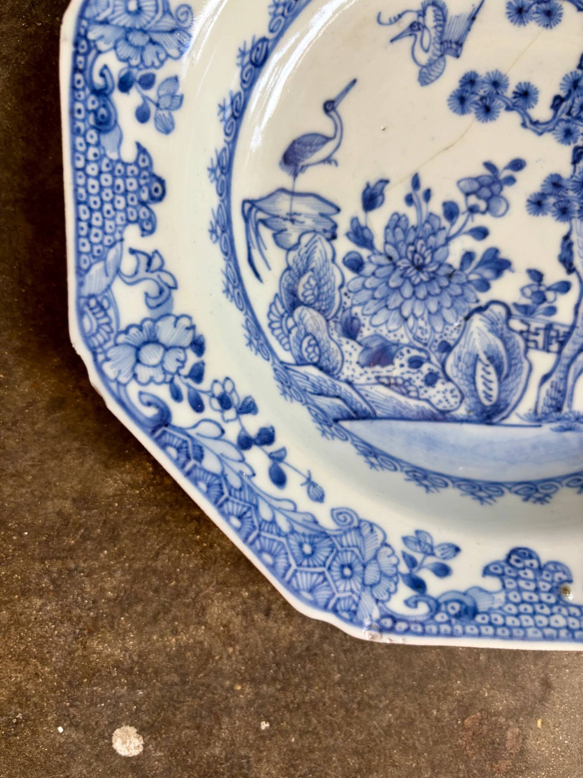 Octagonal deep plate from the Compagnie des Indes in blue porcelain