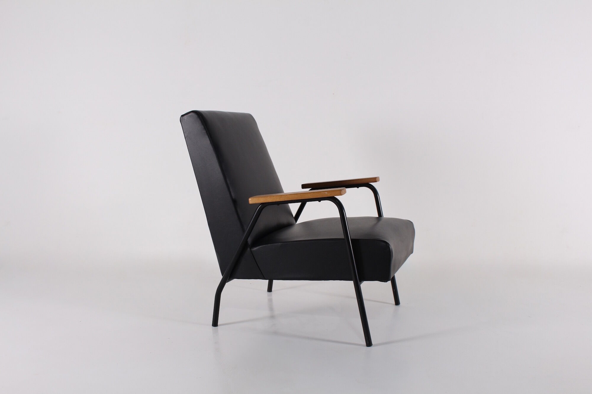 Armchair RIO Pierre Guariche