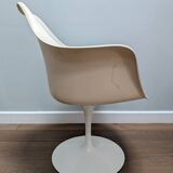 Set of 8 chairs and 10 Saarinen Tulip armchairs from 1968.