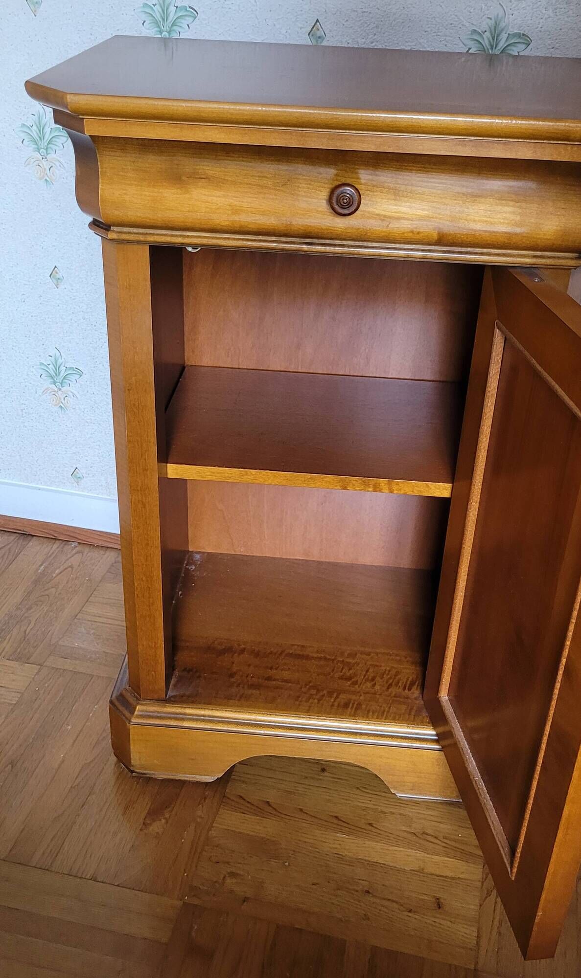 Set of 2 Bedside Tables