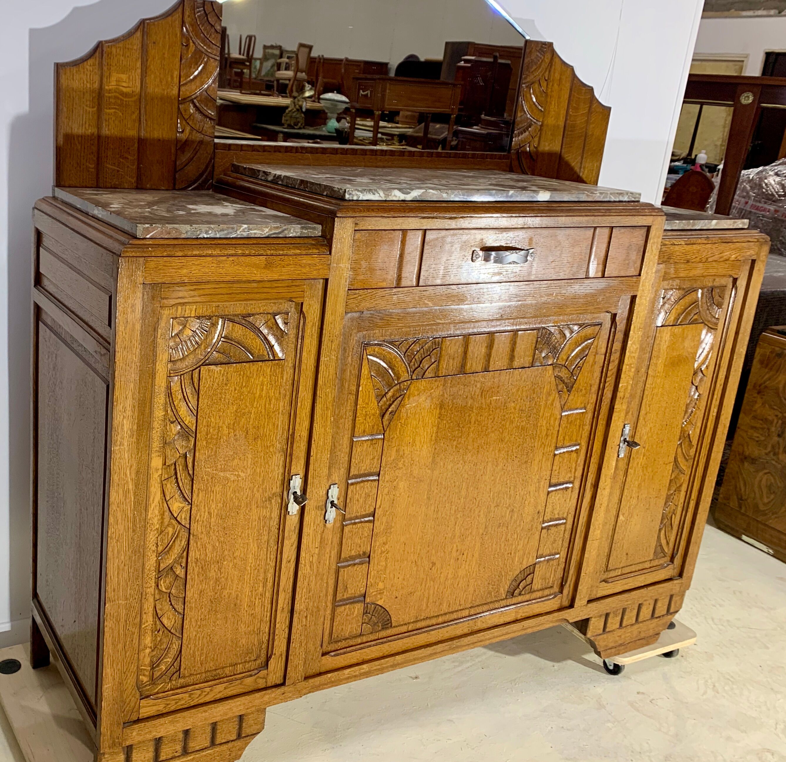 Buffet art deco en chêne massif