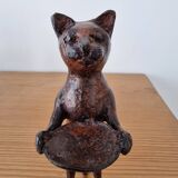Bronze cat empty pockets