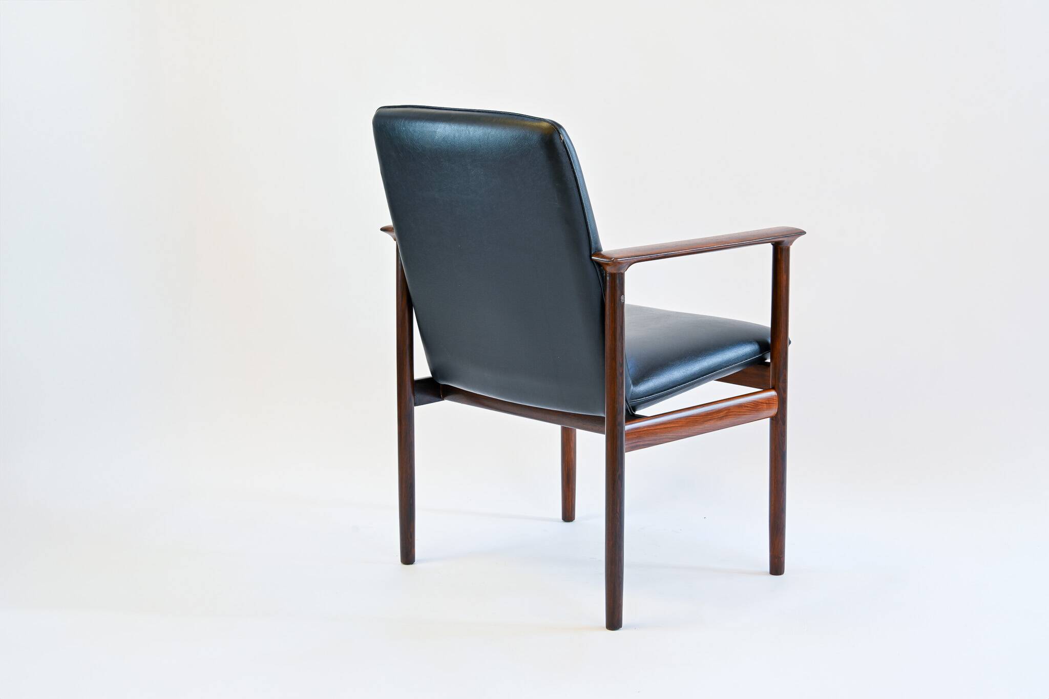 Impala armchair for Fristho rosewood