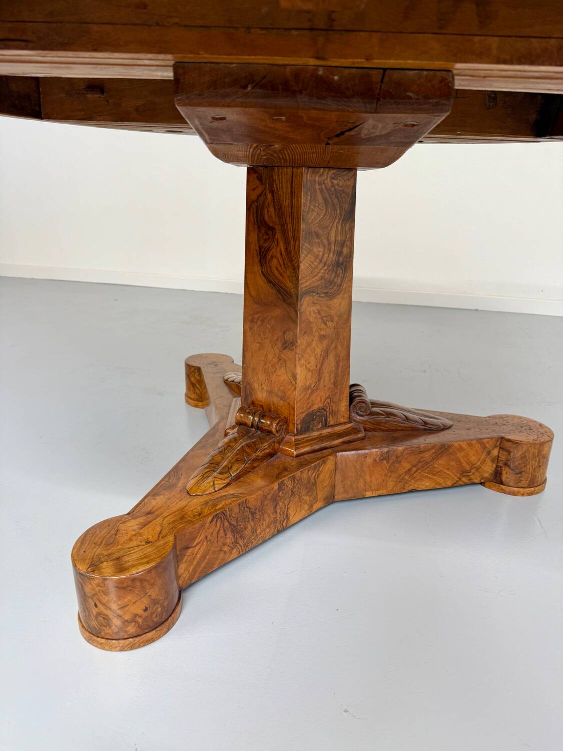 Antique large 19th century Biedermeier art deco walnut table