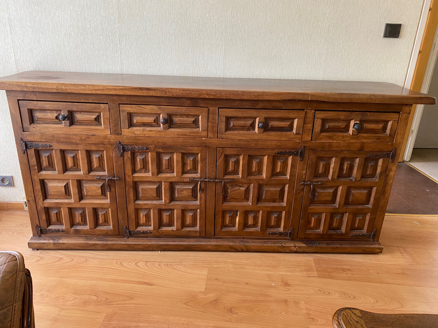 Buffet vintage en bois avec détails en métal, 1950