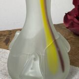 Vase in opaque glass paste