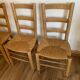Ensemble de quatre chaises paillées